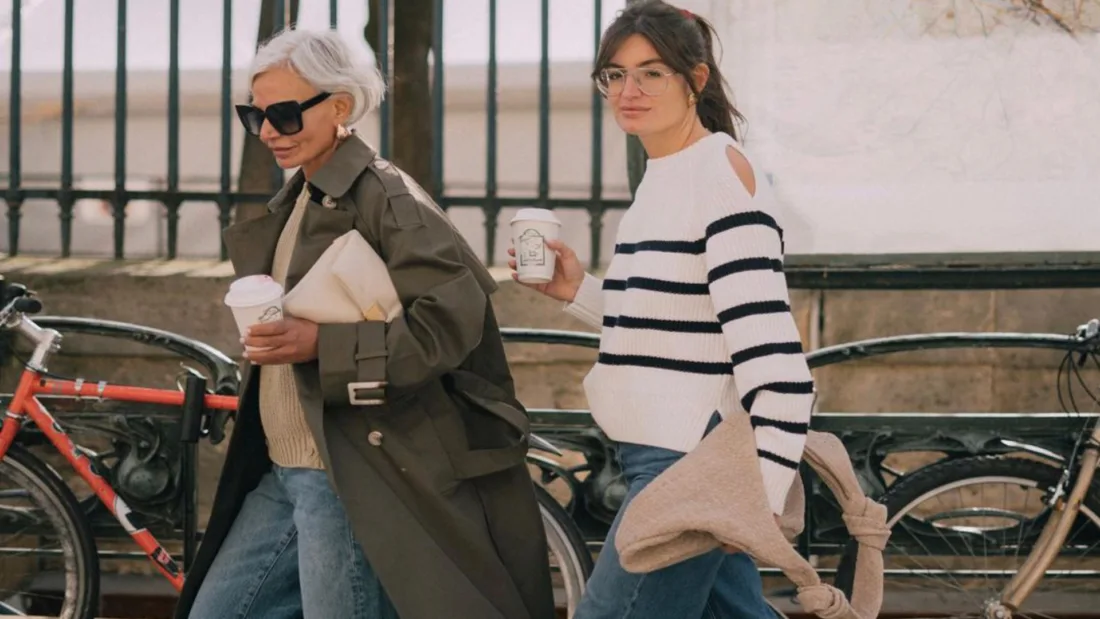 5 образов в уличном стиле с широкими джинсами, которые будут носить все женщины 50+ осенью 2024-2025